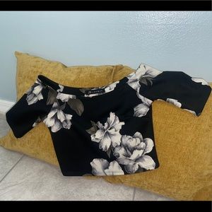 Off-Shoulder Floral Print Crop Shirt Size Medium